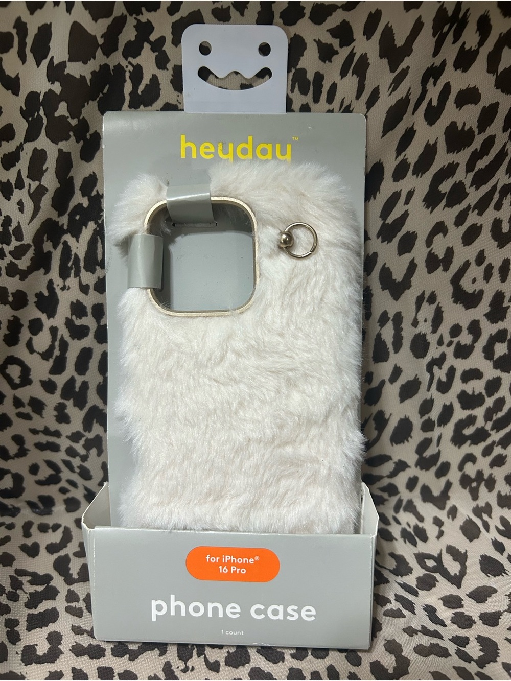 heyday iPhone 16 Pro “Cream Fur” Phone Case